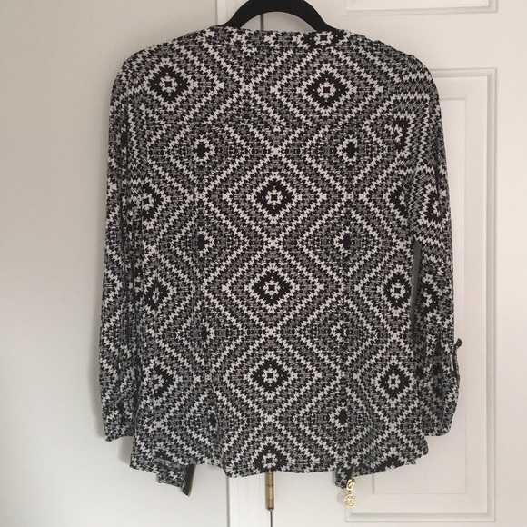 Anne Klein - Black & White Geometric Zip Up Blouse - Picture 7 of 8